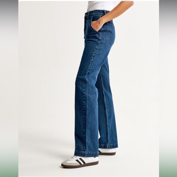 Abercrombie High Rise 90s Relaxed Jean size 33 - Picture 2 of 3